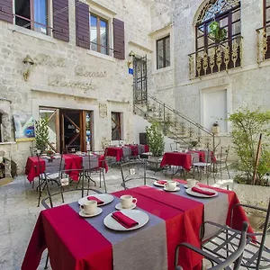 Frühstückspension Palace Derossi, Trogir