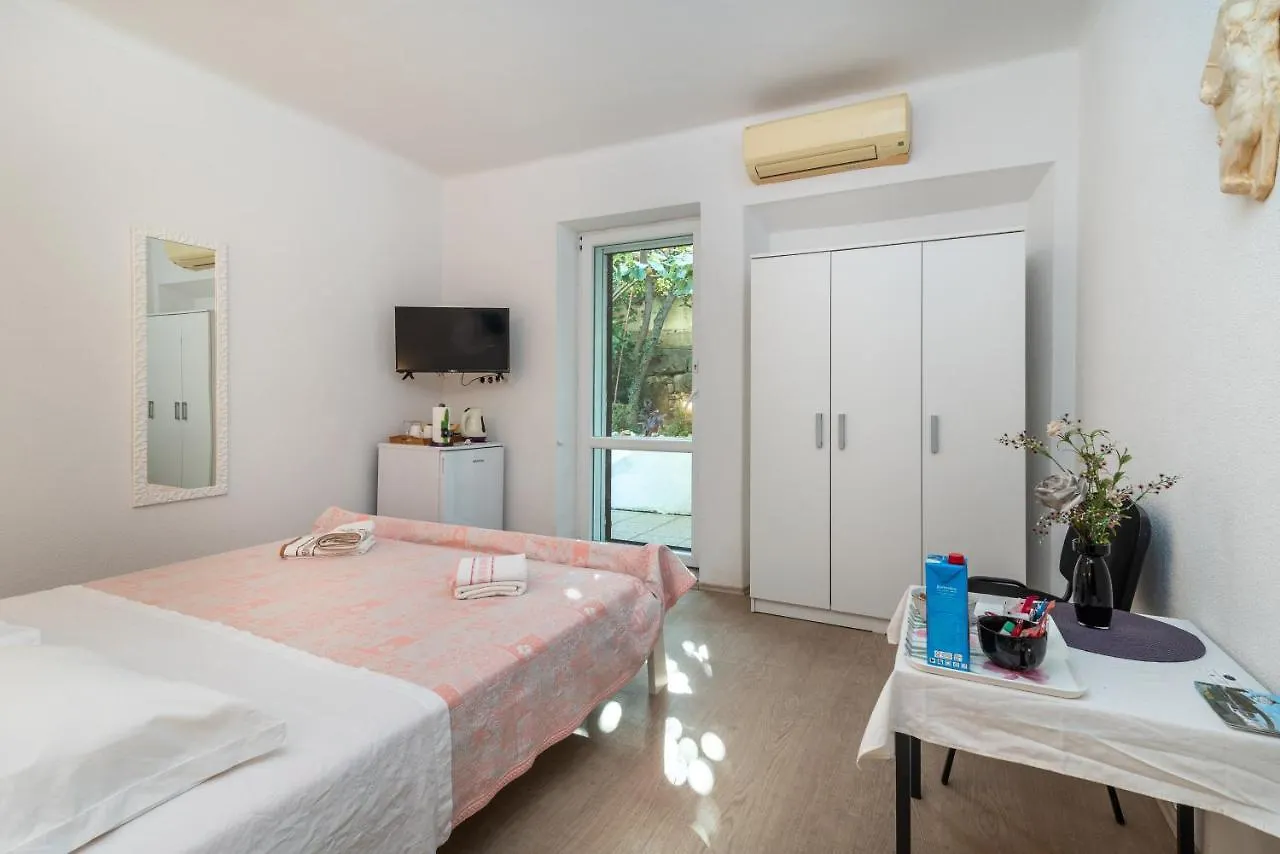 Гостевой дом Rooms Feme Трогир